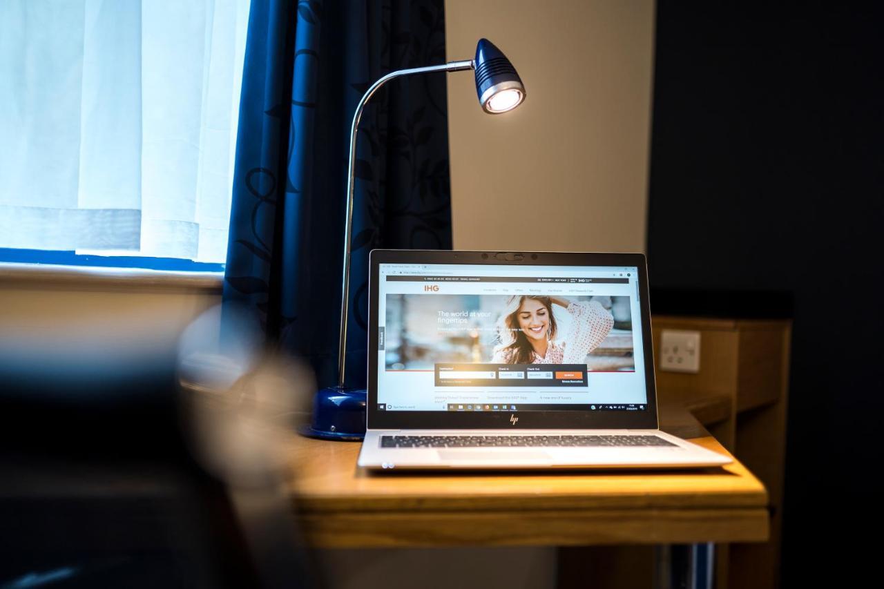 Holiday Inn Express Manchester East By Ihg Dış mekan fotoğraf