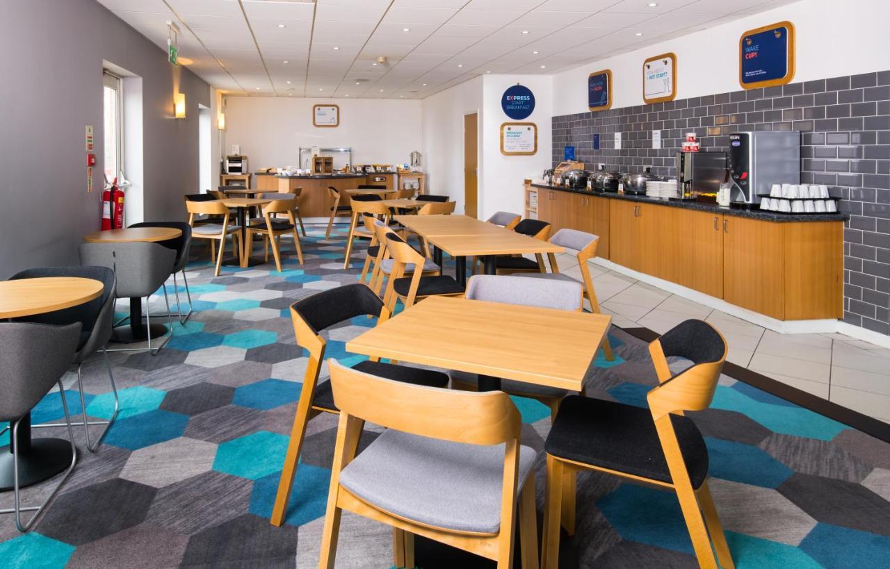 Holiday Inn Express Manchester East By Ihg Dış mekan fotoğraf