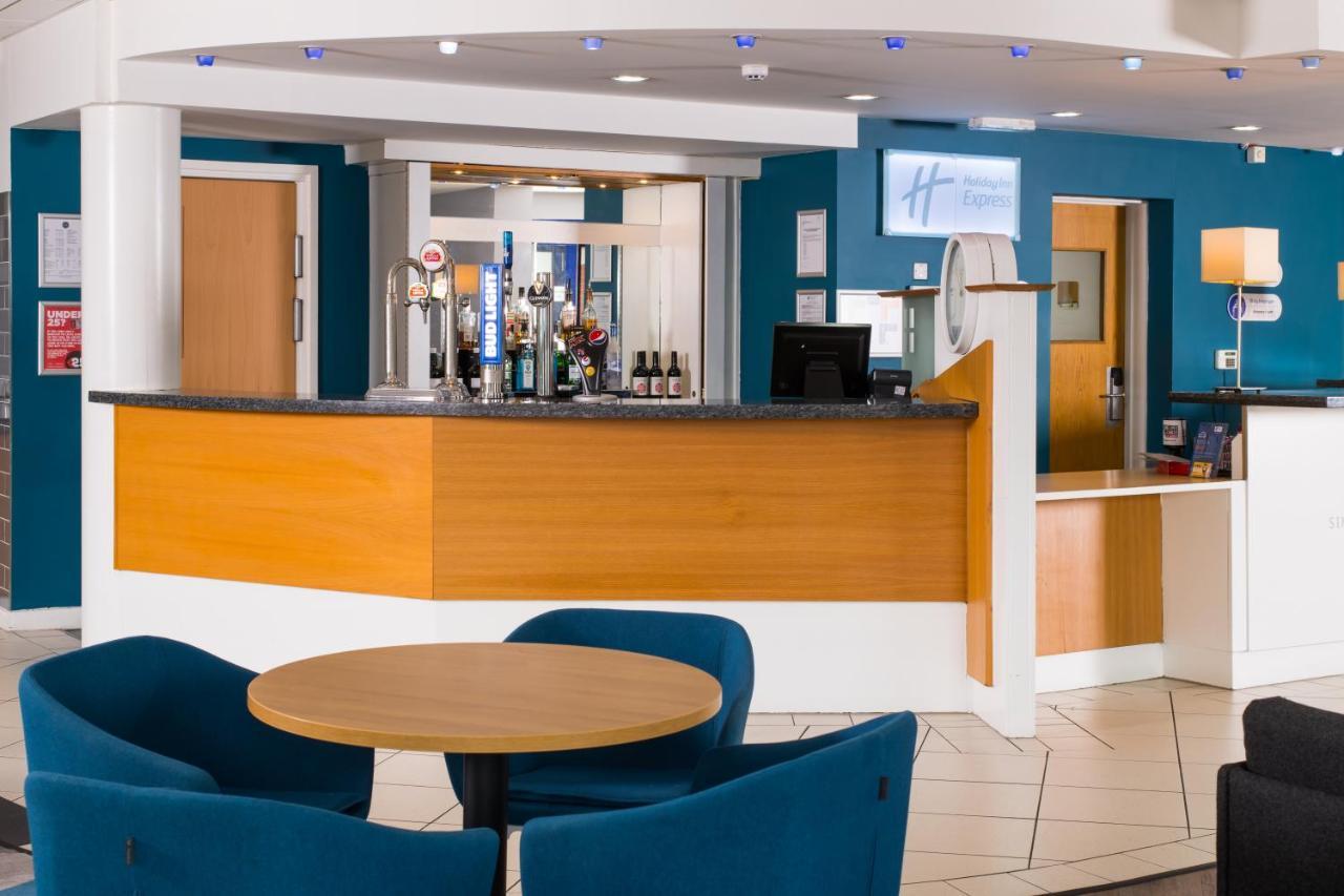 Holiday Inn Express Manchester East By Ihg Dış mekan fotoğraf