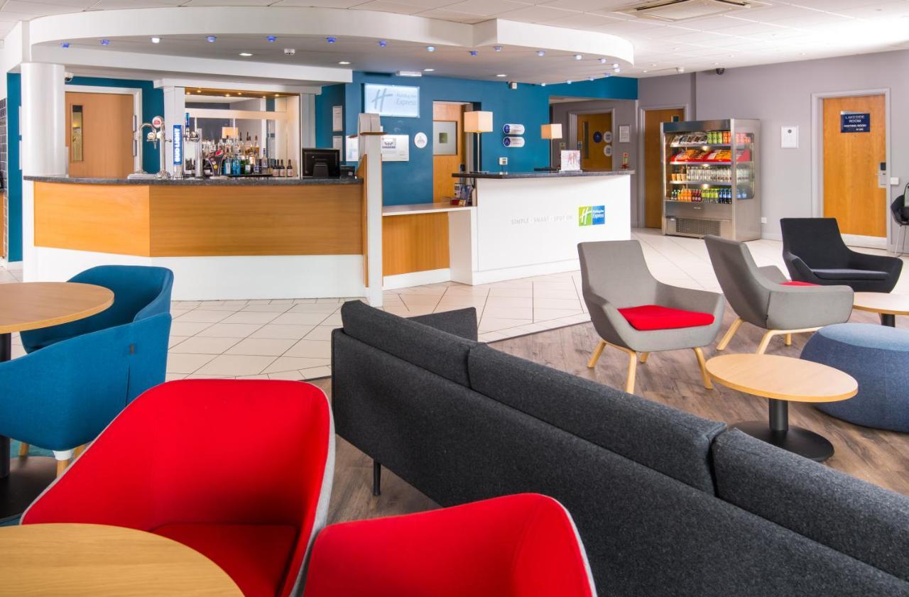 Holiday Inn Express Manchester East By Ihg Dış mekan fotoğraf