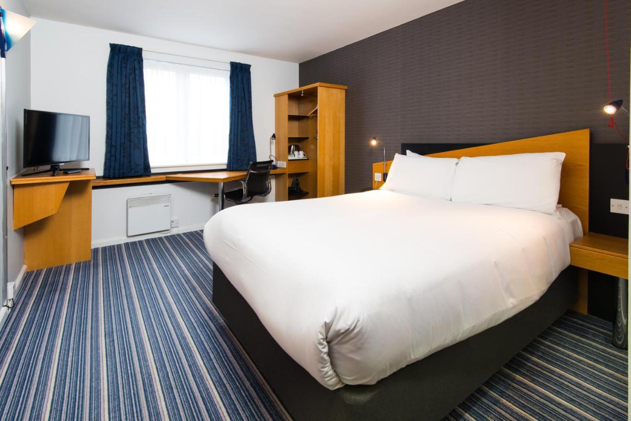 Holiday Inn Express Manchester East By Ihg Dış mekan fotoğraf