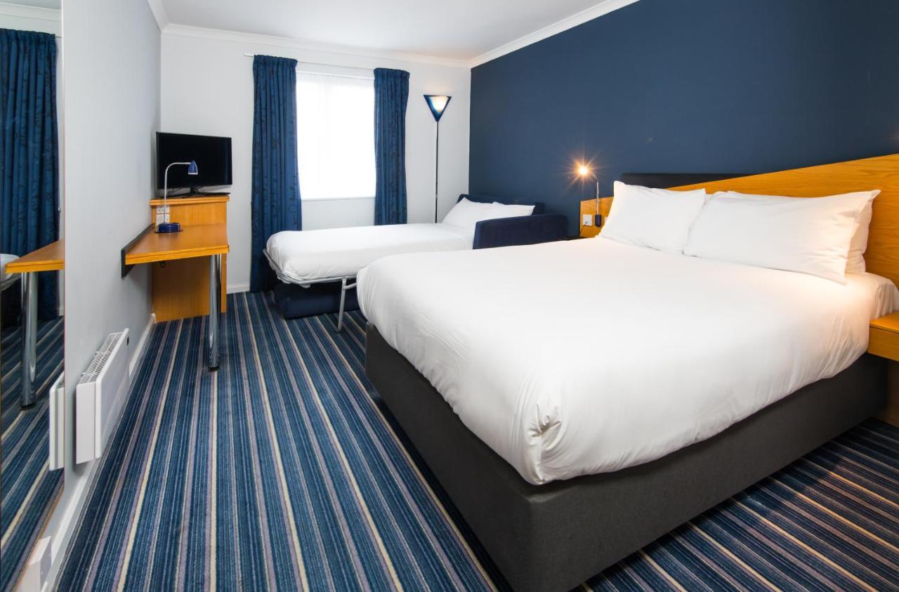 Holiday Inn Express Manchester East By Ihg Dış mekan fotoğraf