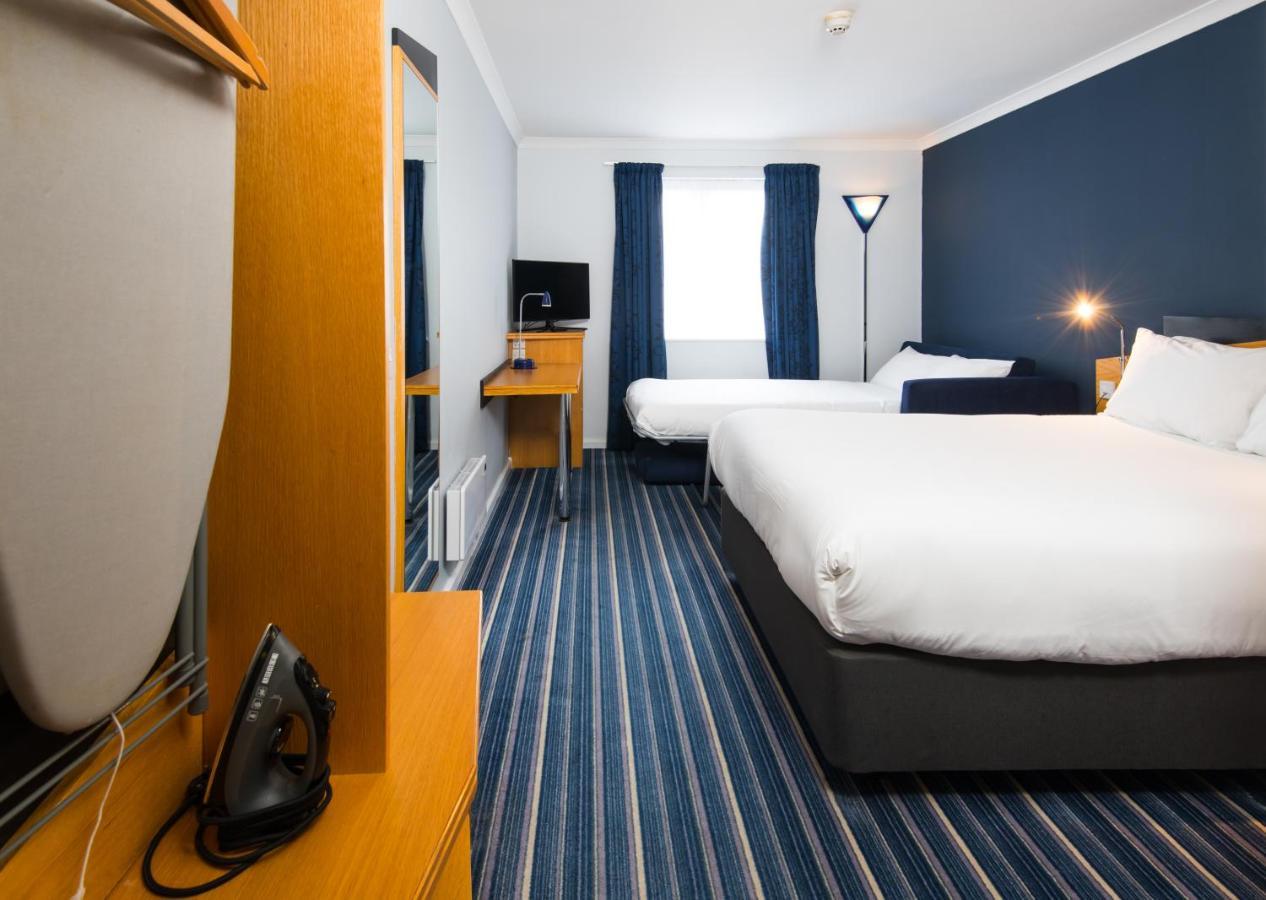 Holiday Inn Express Manchester East By Ihg Dış mekan fotoğraf