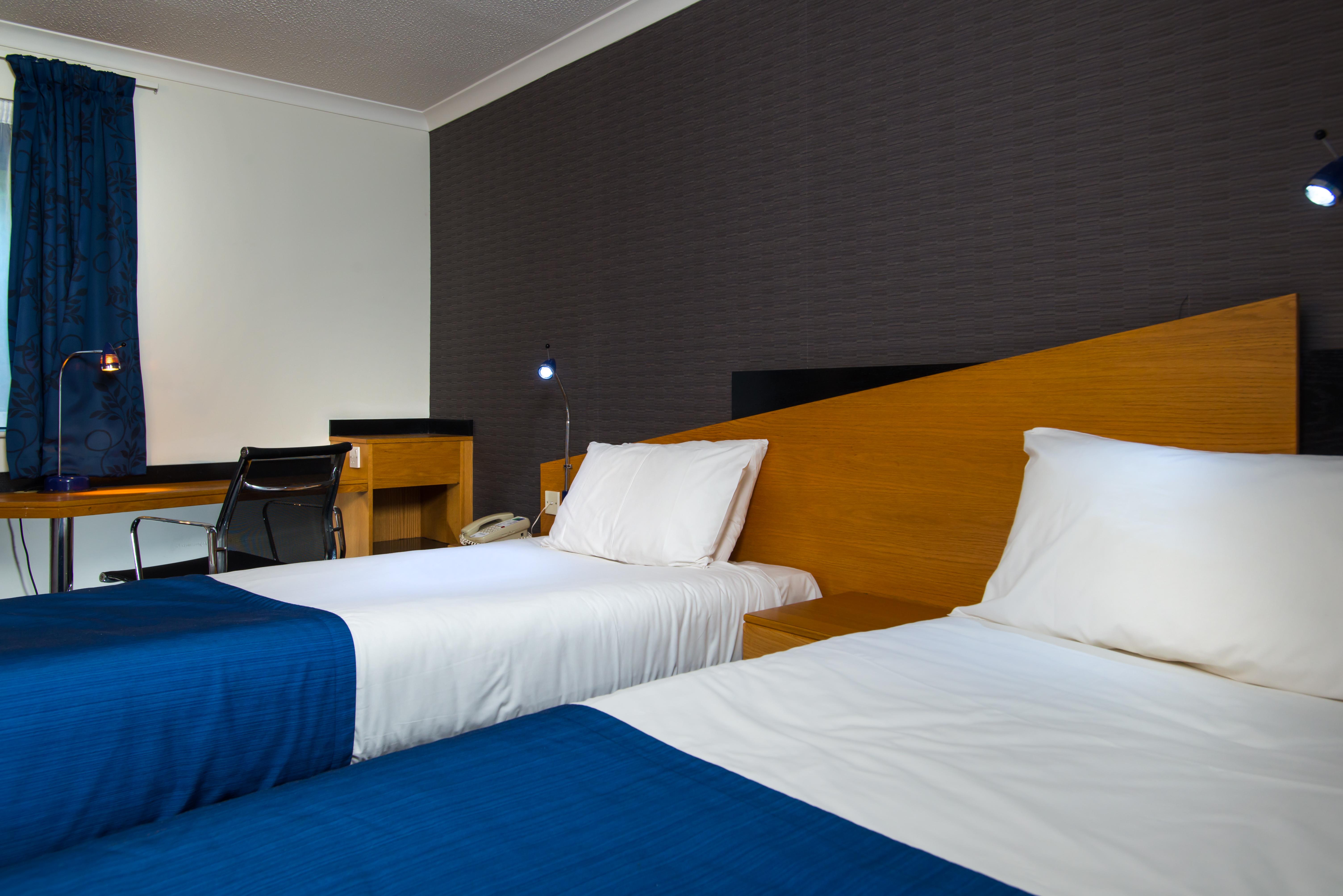 Holiday Inn Express Manchester East By Ihg Dış mekan fotoğraf