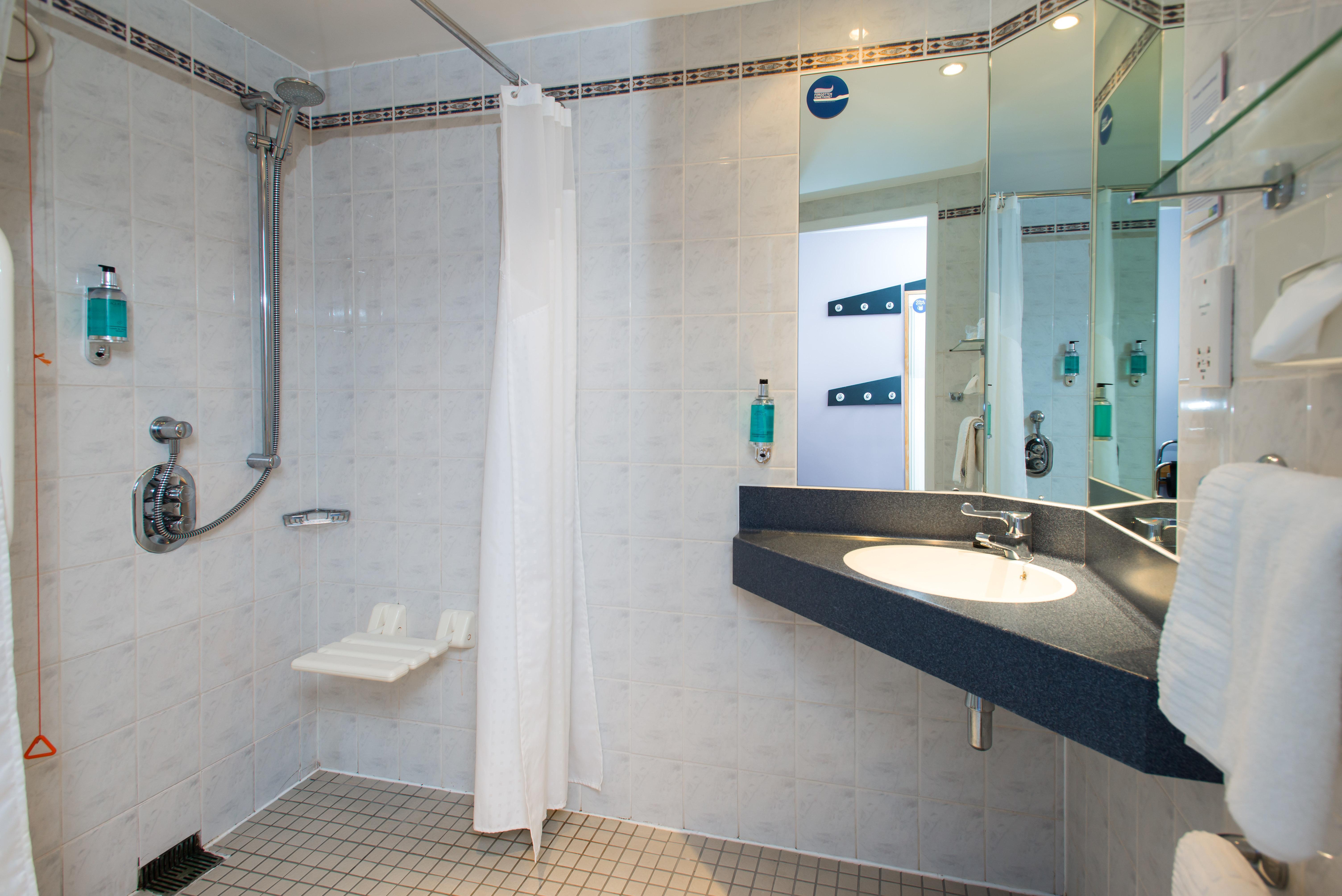 Holiday Inn Express Manchester East By Ihg Dış mekan fotoğraf