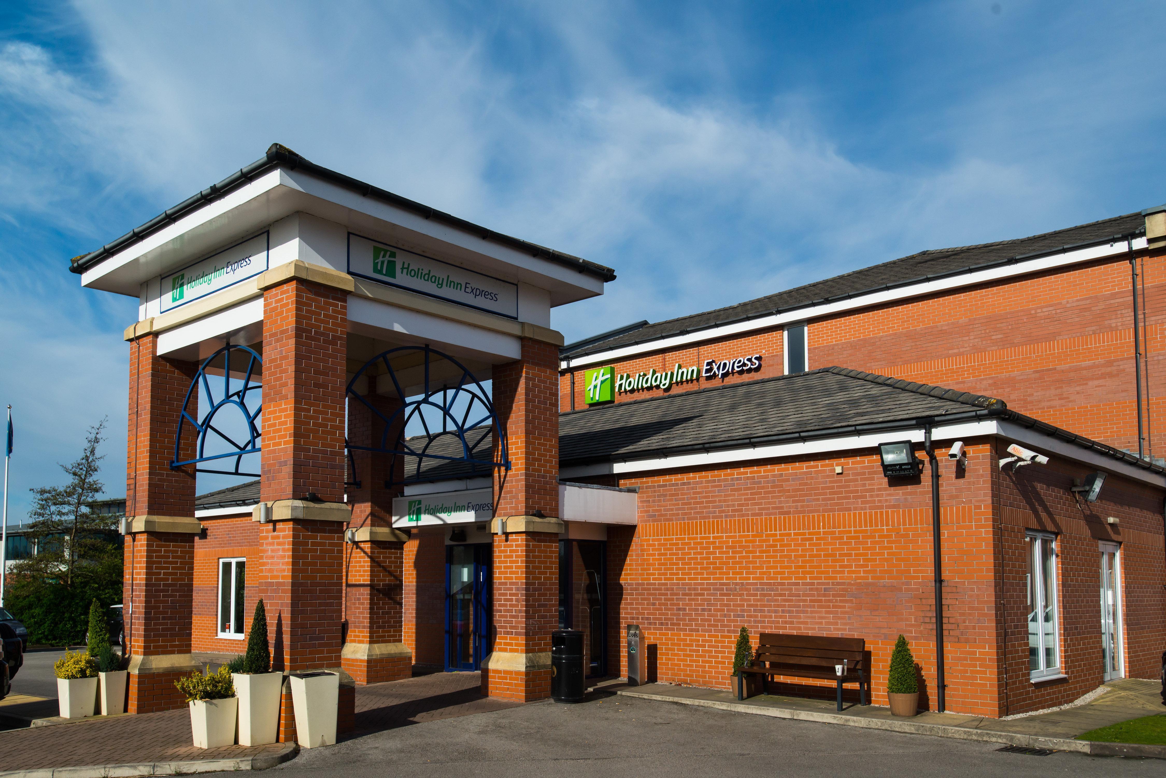 Holiday Inn Express Manchester East By Ihg Dış mekan fotoğraf