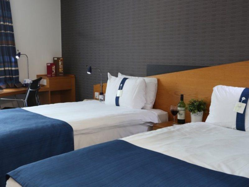 Holiday Inn Express Manchester East By Ihg Dış mekan fotoğraf
