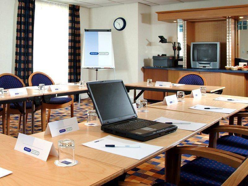 Holiday Inn Express Manchester East By Ihg Dış mekan fotoğraf